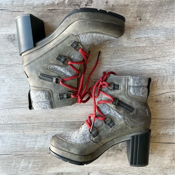 Sorel Blake Lace Waterproof Booties - Picture 5 of 16